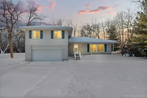 26 W525 Grand Ave, Wheaton, IL 60187