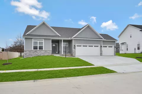 2207 Prairie Rose Dr, Mahomet, IL 61853