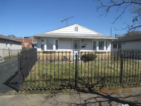 3122 Emery Ln, Robbins, IL 60472