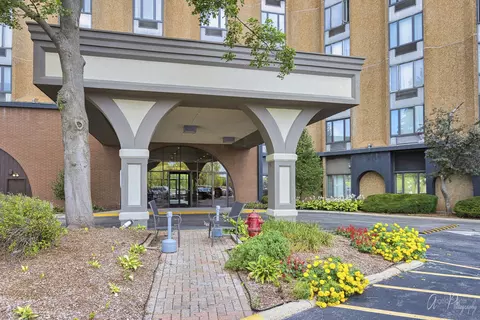 1 Renaissance Pl #312, Palatine, IL 60067