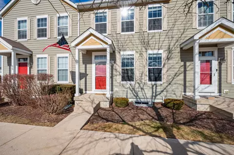 87 E Robinson Ave, Cortland, IL 60112