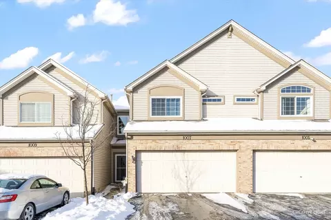1007 Parkhill Cir, Aurora, IL 60502