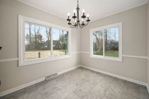 36 W805 Wildmere Dr, Elgin, IL 60123 photo 12