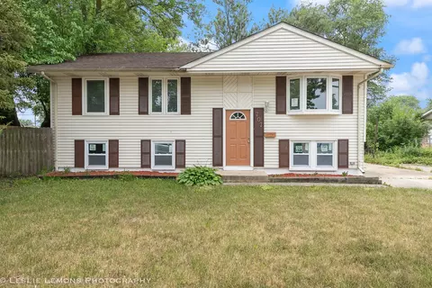 707 Yates Ave, Romeoville, IL 60446