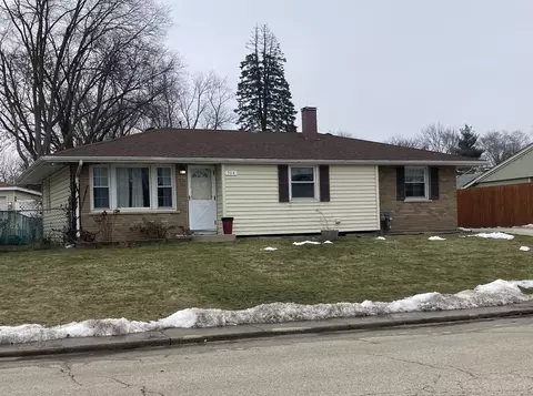 304 Amarillo Dr, Carpentersville, IL 60110
