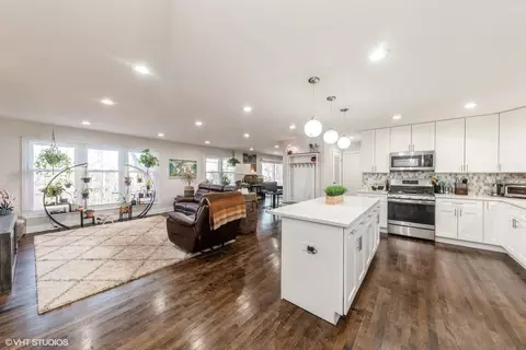 Kitchen - 4190 N Firestone Dr, Hoffman Estates, IL 60192 photo 5 of 5