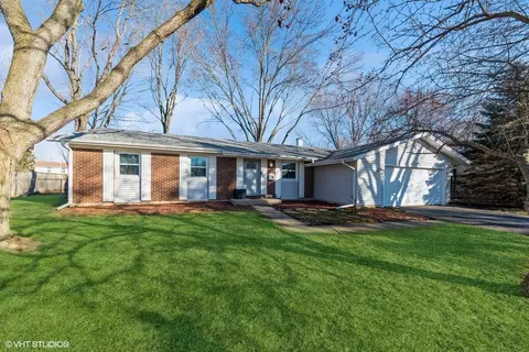 4190 N Firestone Dr, Hoffman Estates, IL 60192