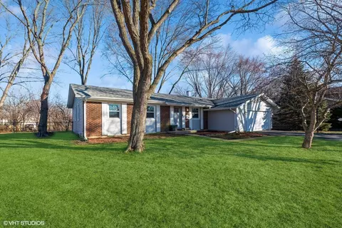 Exterior - 4190 N Firestone Dr, Hoffman Estates, IL 60192 photo 7 of 7