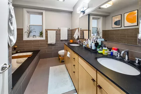 750 W Bittersweet Pl, Chicago, IL 60613 photo 29