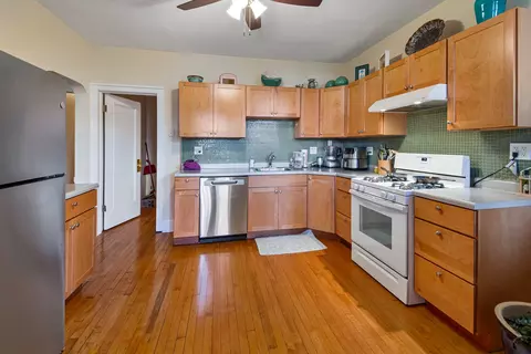 750 W Bittersweet Pl, Chicago, IL 60613 photo 34