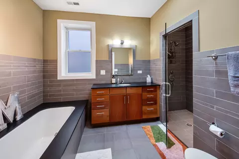 750 W Bittersweet Pl, Chicago, IL 60613 photo 11