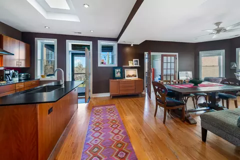 750 W Bittersweet Pl, Chicago, IL 60613 photo 4