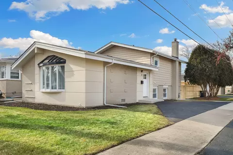 3 W White Oak St, Arlington Heights, IL 60005