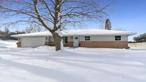 5597 Colleen Ave, Rockford, IL 61109
