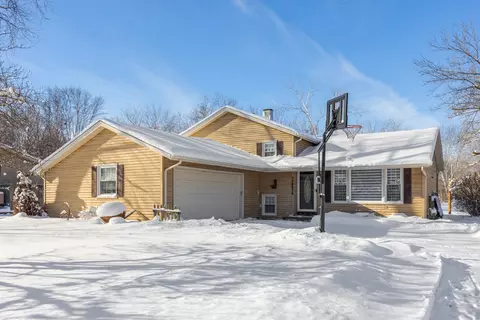 12 N276 Tina Trl, Elgin, IL 60124