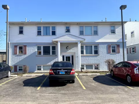 9448 Kelvin Ln #3225, Schiller Park, IL 60176