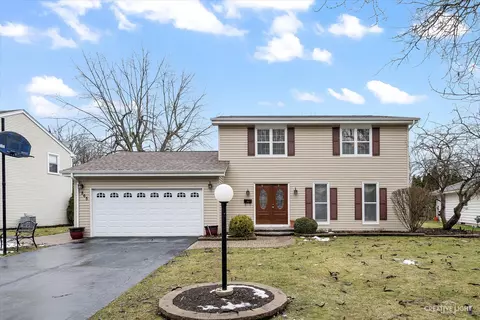865 California Ct, Aurora, IL 60506