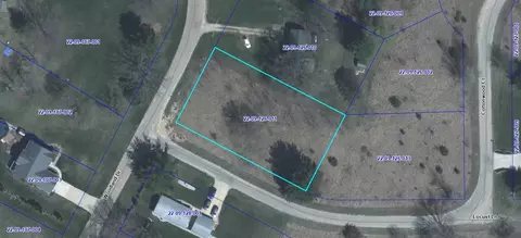 700 Woodland Dr, Dixon, IL 61021