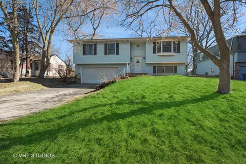 20 Hilly Ln, Lake In The Hills, IL 60156