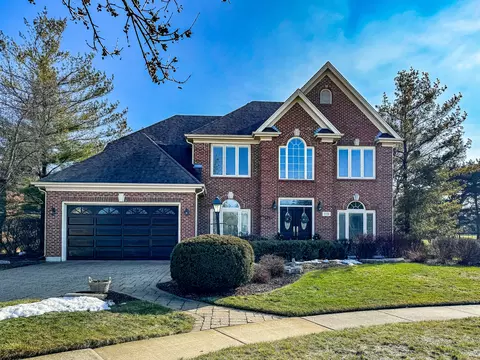 576 Partridge Dr, West Chicago, IL 60185