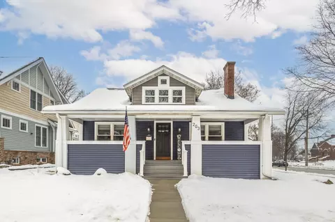 203 N Belmont Ave, Arlington Heights, IL 60004