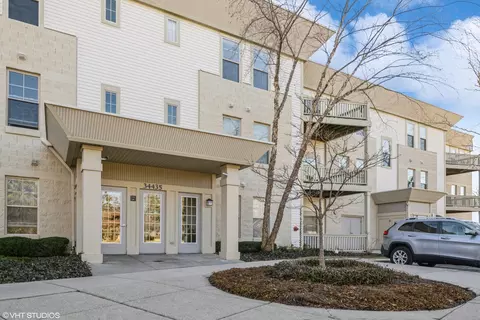 34435 N Old Walnut Cir #108, Gurnee, IL 60031