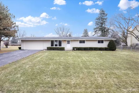 12 N401 Tina Trl, Elgin, IL 60124