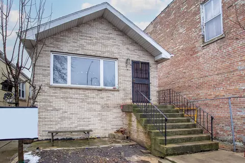 2557 W Pershing Rd, Chicago, IL 60632