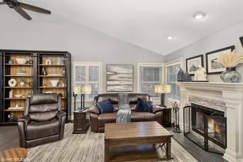 428 Hampton St, Cary, IL 60013 photo 4