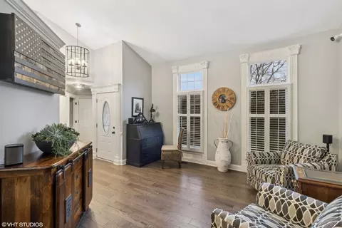 428 Hampton St, Cary, IL 60013 photo 3