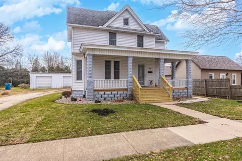808 E Madison St, Pontiac, IL 61764
