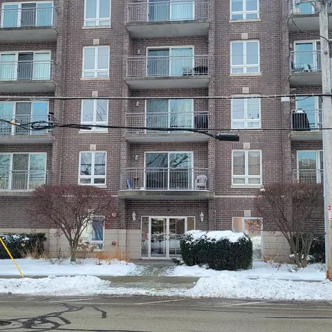 1477 E Thacker St #302, Des Plaines, IL 60016