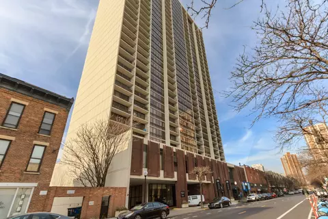 1636 N Wells St #1209, Chicago, IL 60614