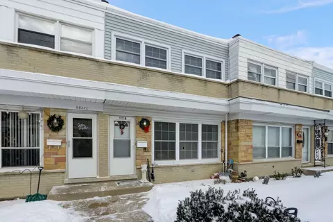 8827 N Washington St #D, Niles, IL 60714