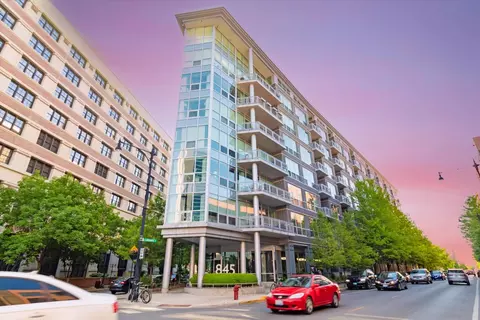 845 N Kingsbury St #513, Chicago, IL 60610