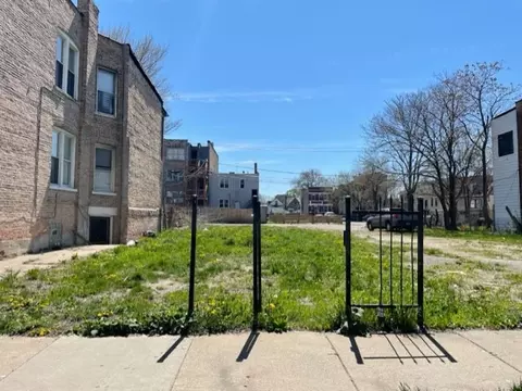 4437 W Adams St, Chicago, IL 60624