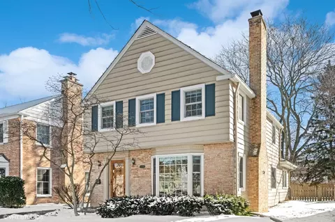 2145 Thornwood Ave, Wilmette, IL 60091