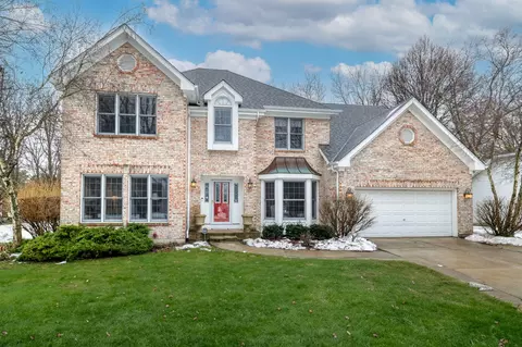 990 Danforth Dr, Batavia, IL 60510