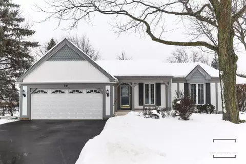 741 Edelweiss Dr, Lake Zurich, IL 60047