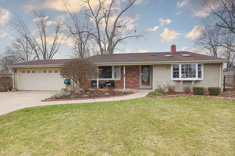 12 Katherine Ct, Buffalo Grove, IL 60089