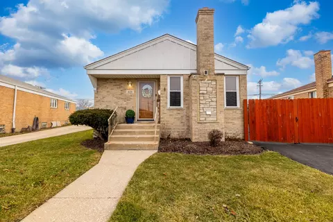 8121 S Kildare Ave, Chicago, IL 60652