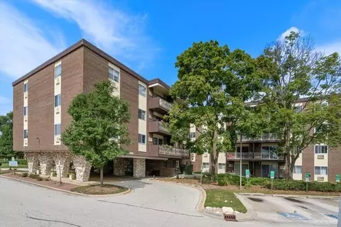 1321 S Finley Rd #209, Lombard, IL 60148