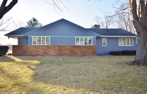 917 S Belmont Ave, Watseka, IL 60970