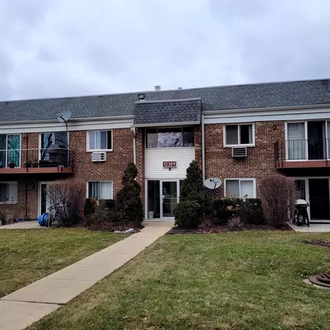 10389 Dearlove Rd #2C, Glenview, IL 60025