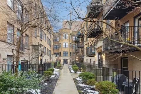 1221 W Greenleaf Ave #1S, Chicago, IL 60626