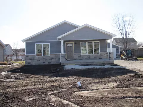 975 W Cermak Rd, Braidwood, IL 60408