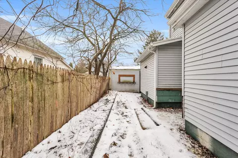 3 Oneil Ct, Champaign, IL 61820 photo 2
