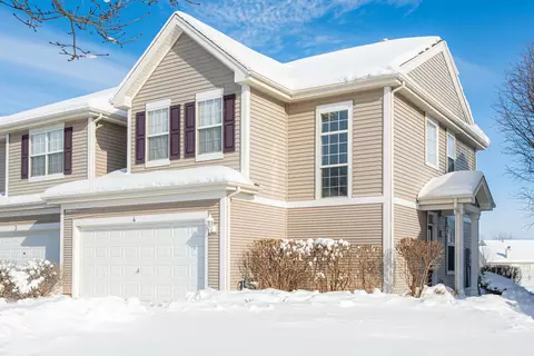 1428 Reserve Ln #4, Dekalb, IL 60115