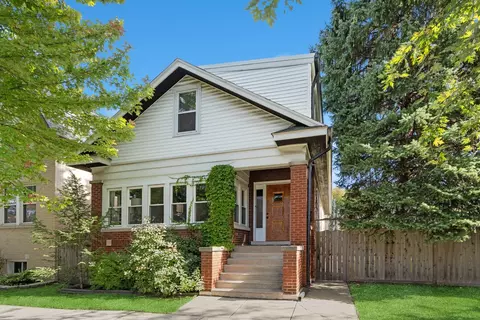 5749 N Maplewood Ave, Chicago, IL 60659