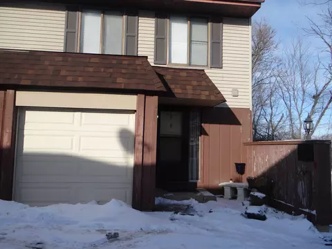 1911 Parklake Dr #F, Morris, IL 60450